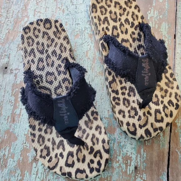 Gypsy Jazz Black Leopard Flip Flop